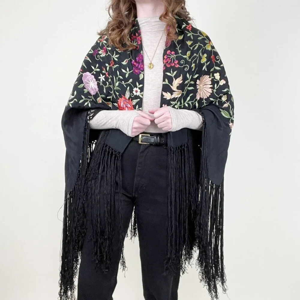 Vintage Piano Shawl Embroidered Floral Silk Fringe Witchy Boho Bohemian Manila - Picture 9 of 14